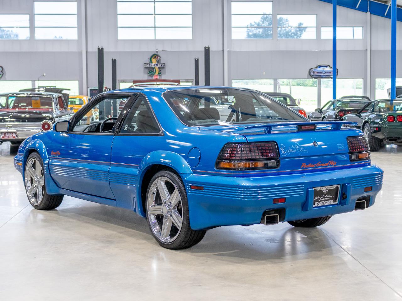 Pontiac Grand Prix 2dr Coupe SE 1992