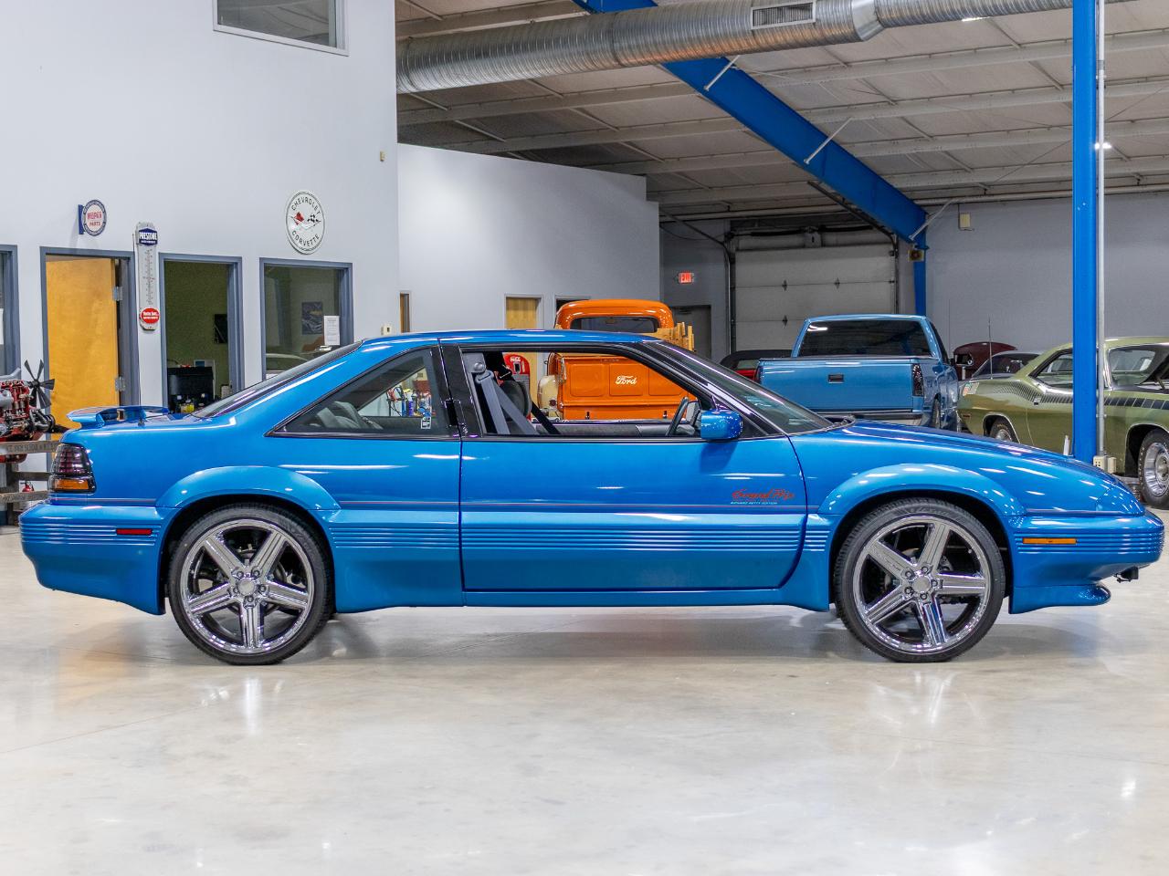 Pontiac Grand Prix 2dr Coupe SE 1992