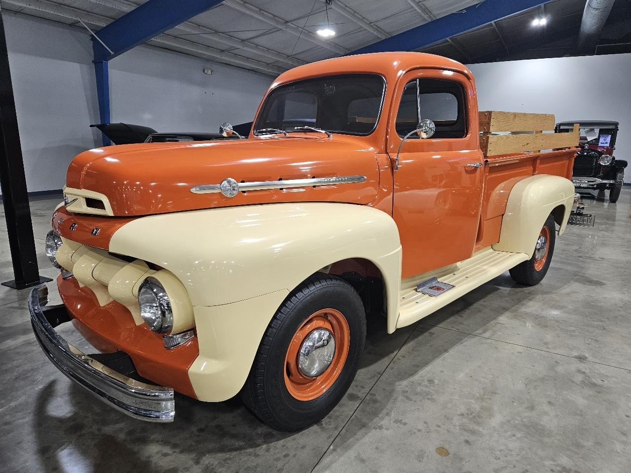 Ford 1 Ton Trucks  1952