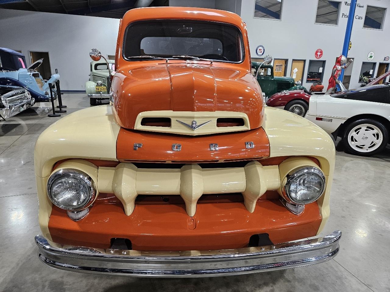 Ford 1 Ton Trucks  1952