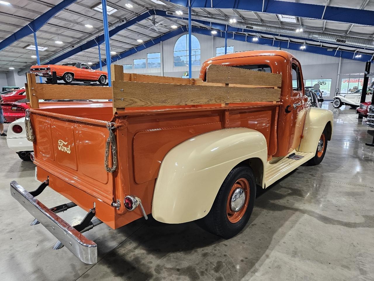 Ford 1 Ton Trucks  1952