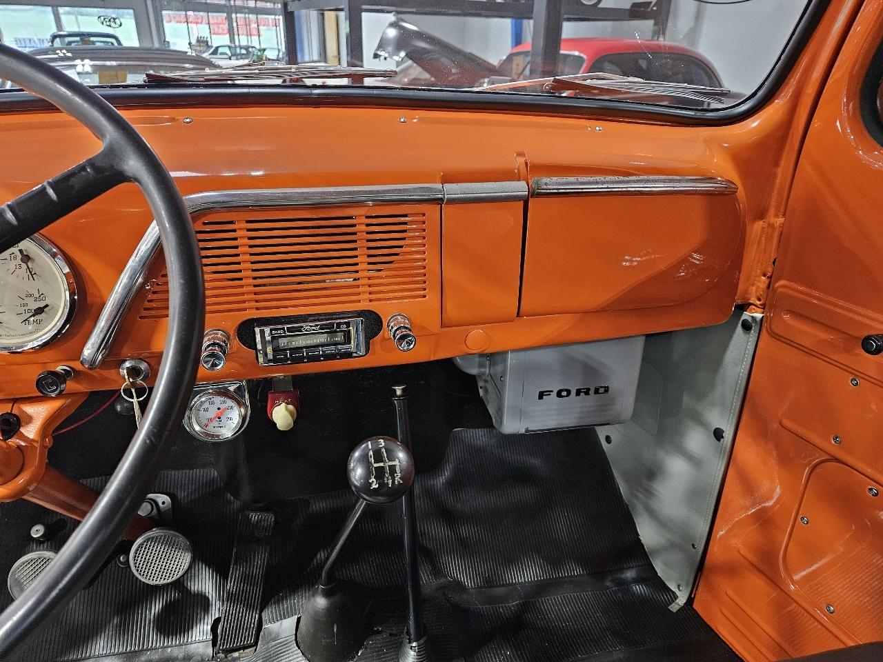 Ford 1 Ton Trucks  1952