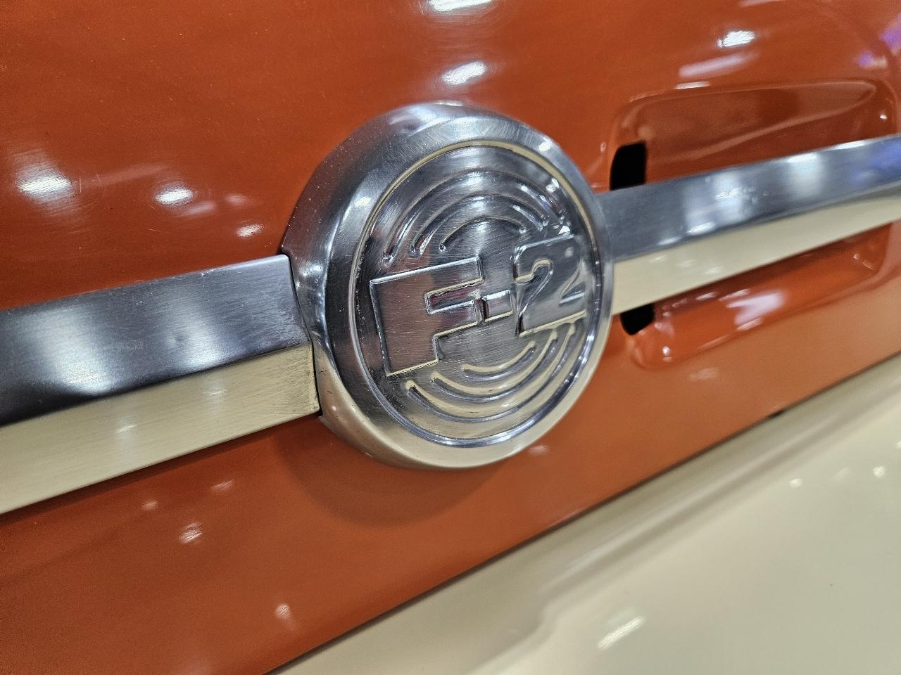 Ford 1 Ton Trucks  1952