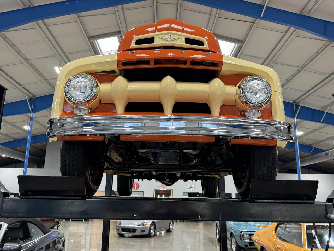 Ford 3/4 Ton Trucks  1952