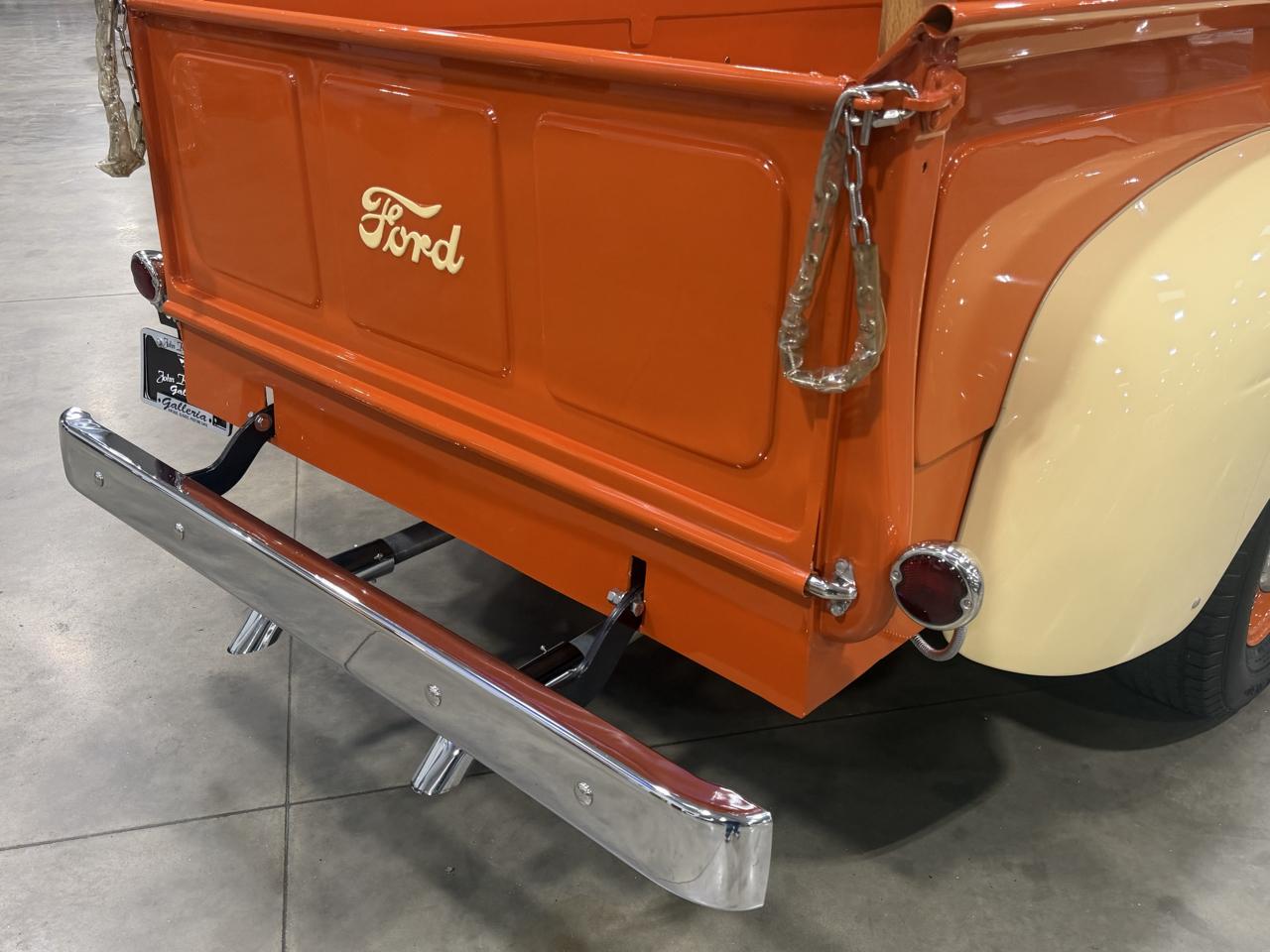 Ford 3/4 Ton Trucks  1952