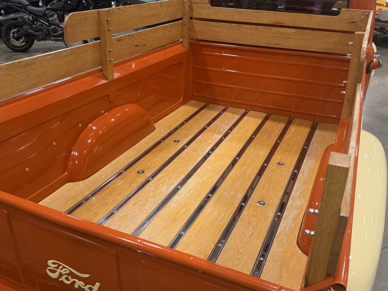 Ford 3/4 Ton Trucks  1952