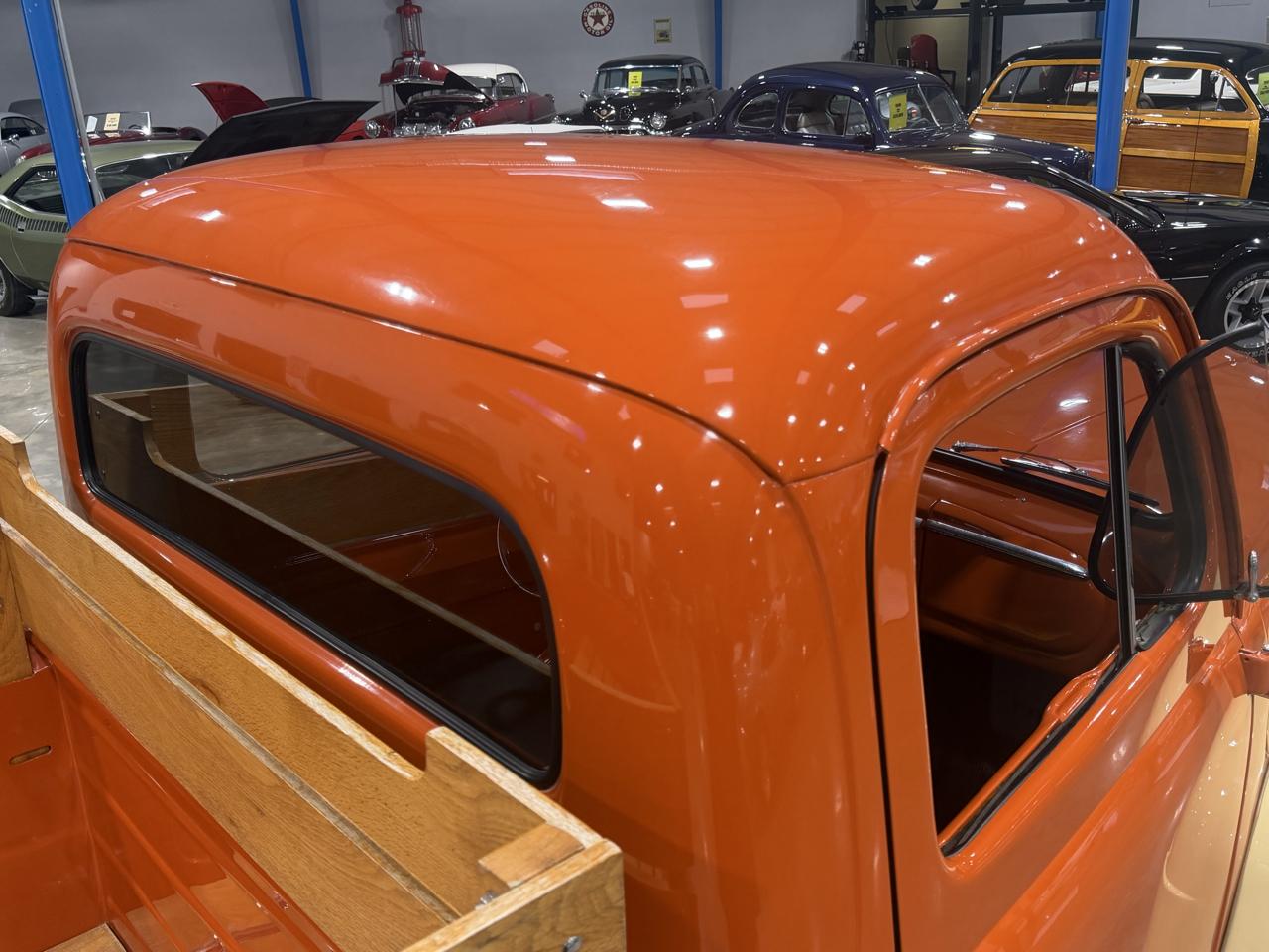 Ford 3/4 Ton Trucks  1952