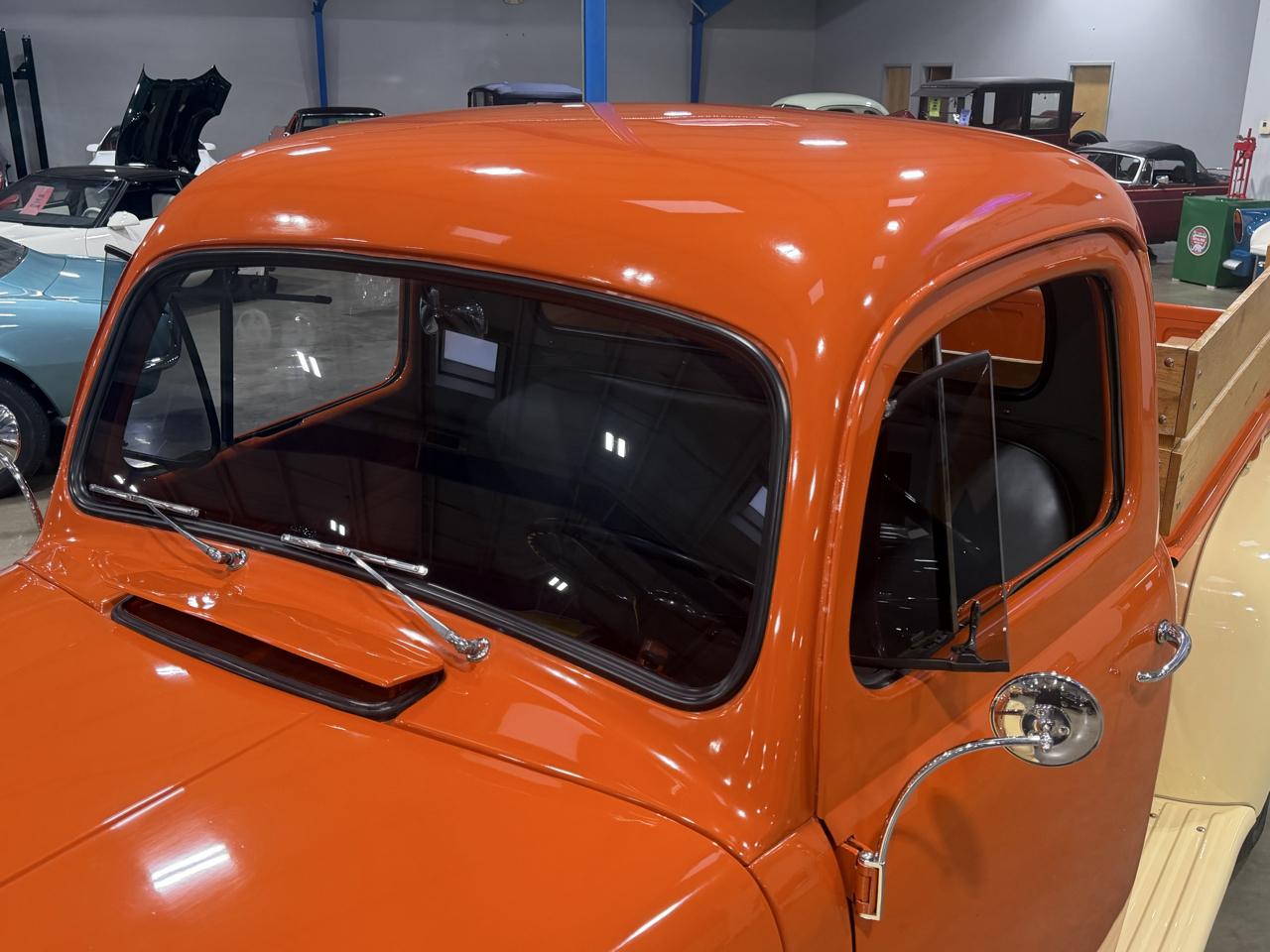 Ford 3/4 Ton Trucks  1952