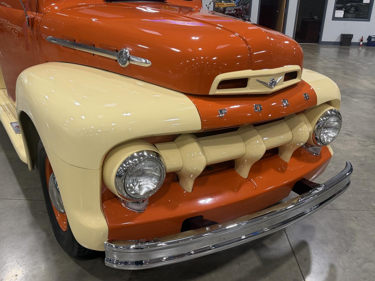 Ford 3/4 Ton Trucks  1952