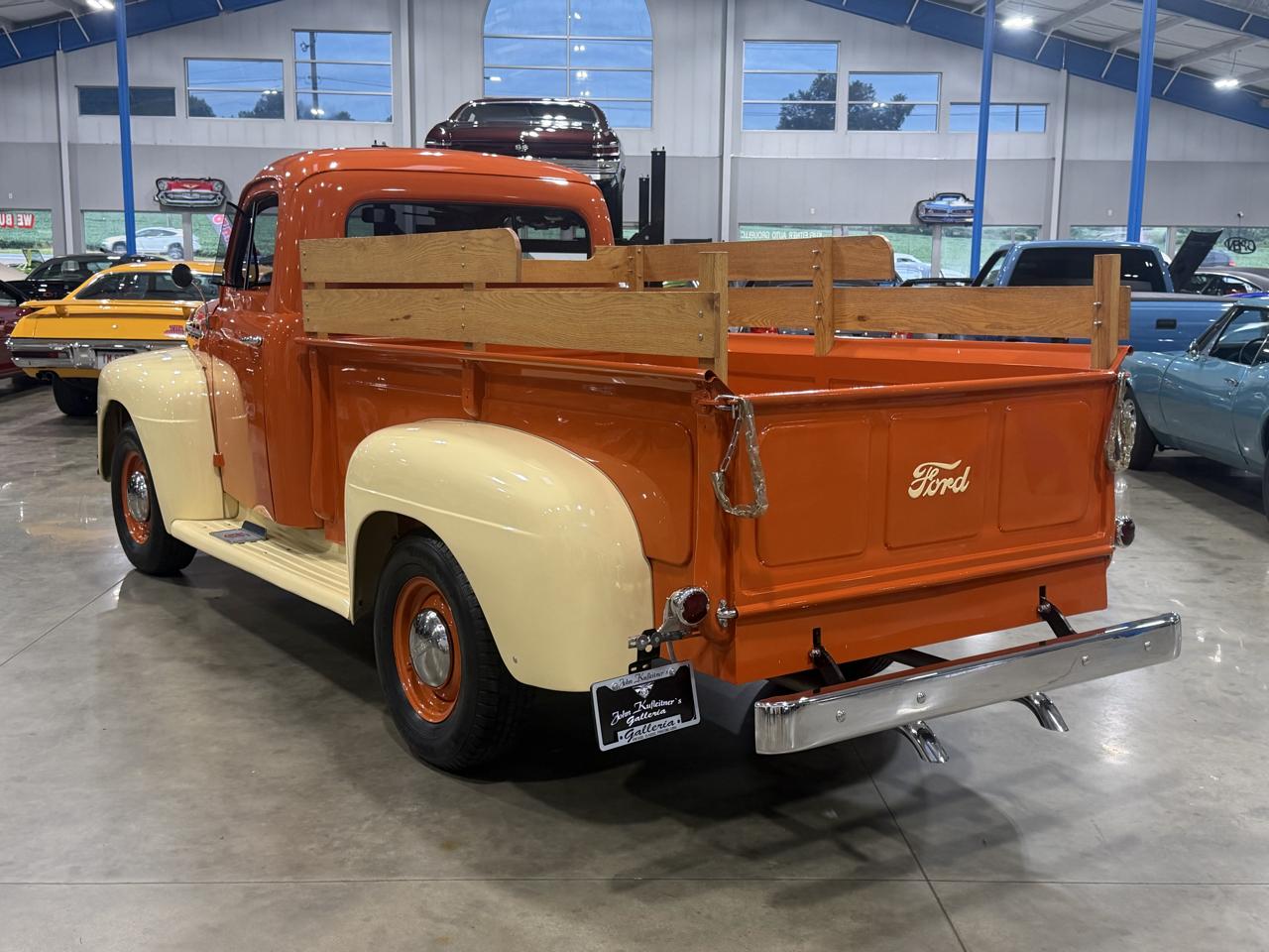 Ford 3/4 Ton Trucks  1952