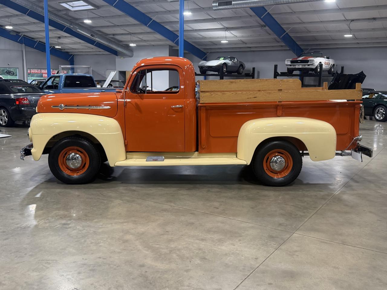 Ford 3/4 Ton Trucks  1952