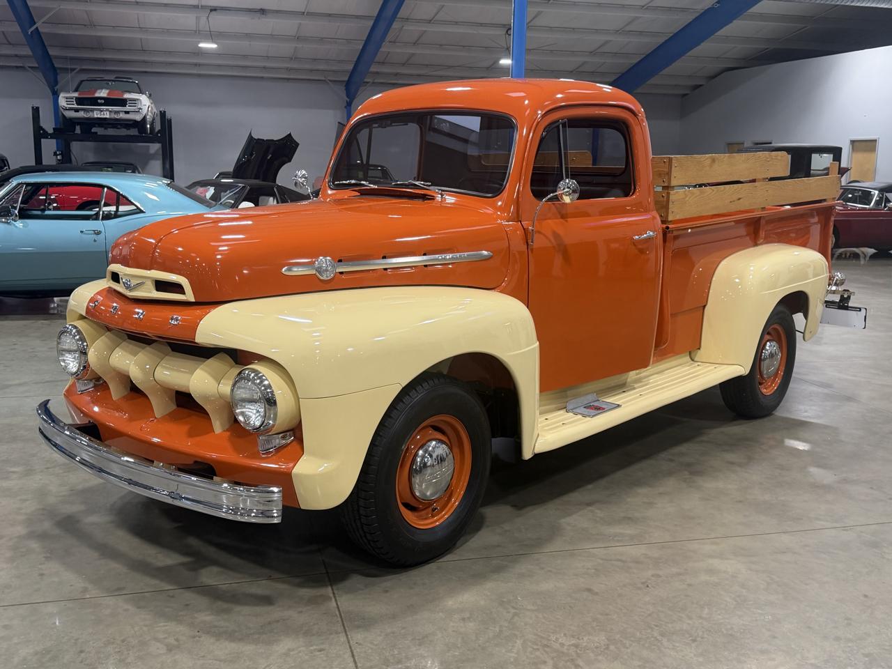 Ford 3/4 Ton Trucks  1952