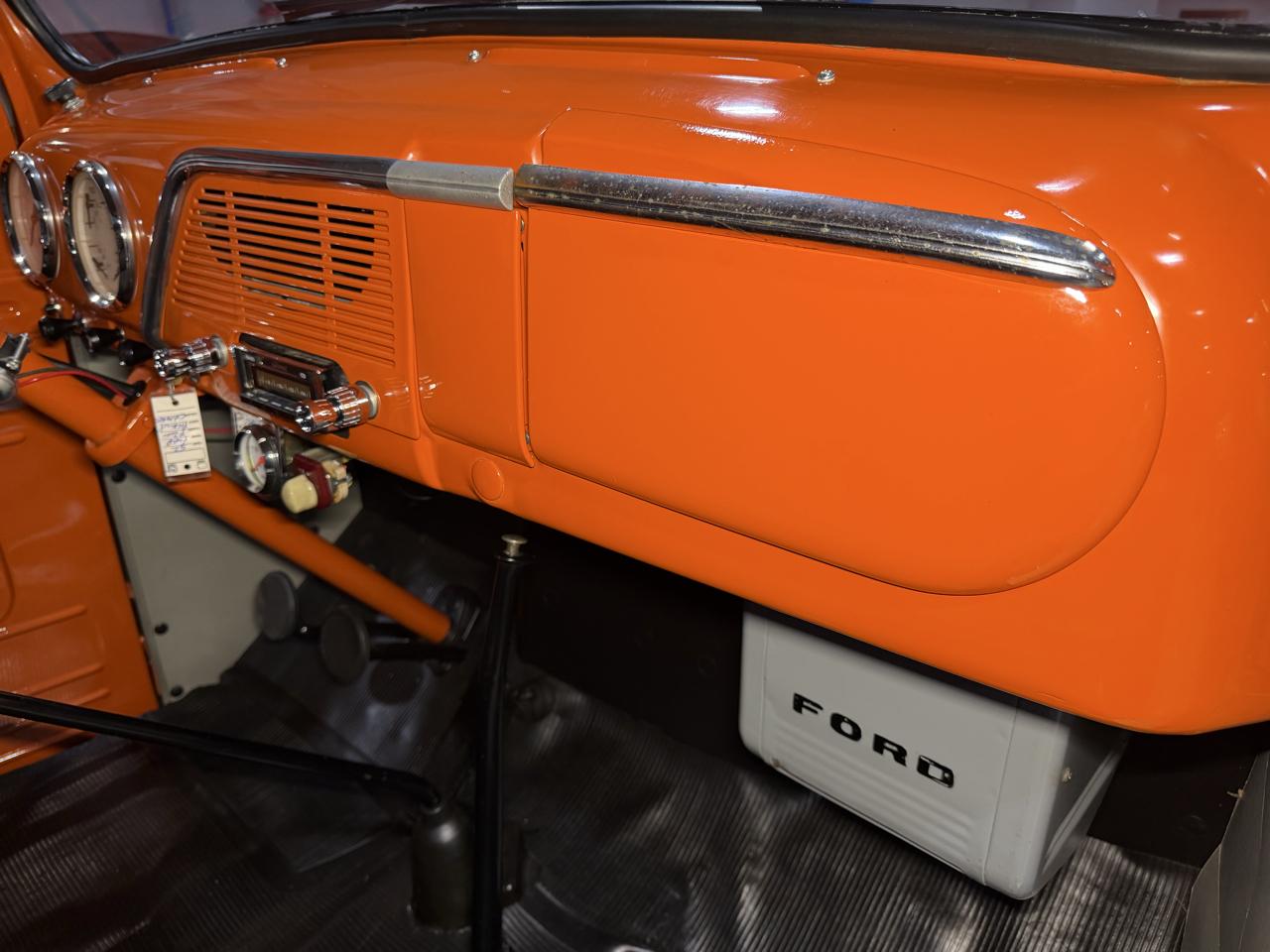 Ford 3/4 Ton Trucks  1952