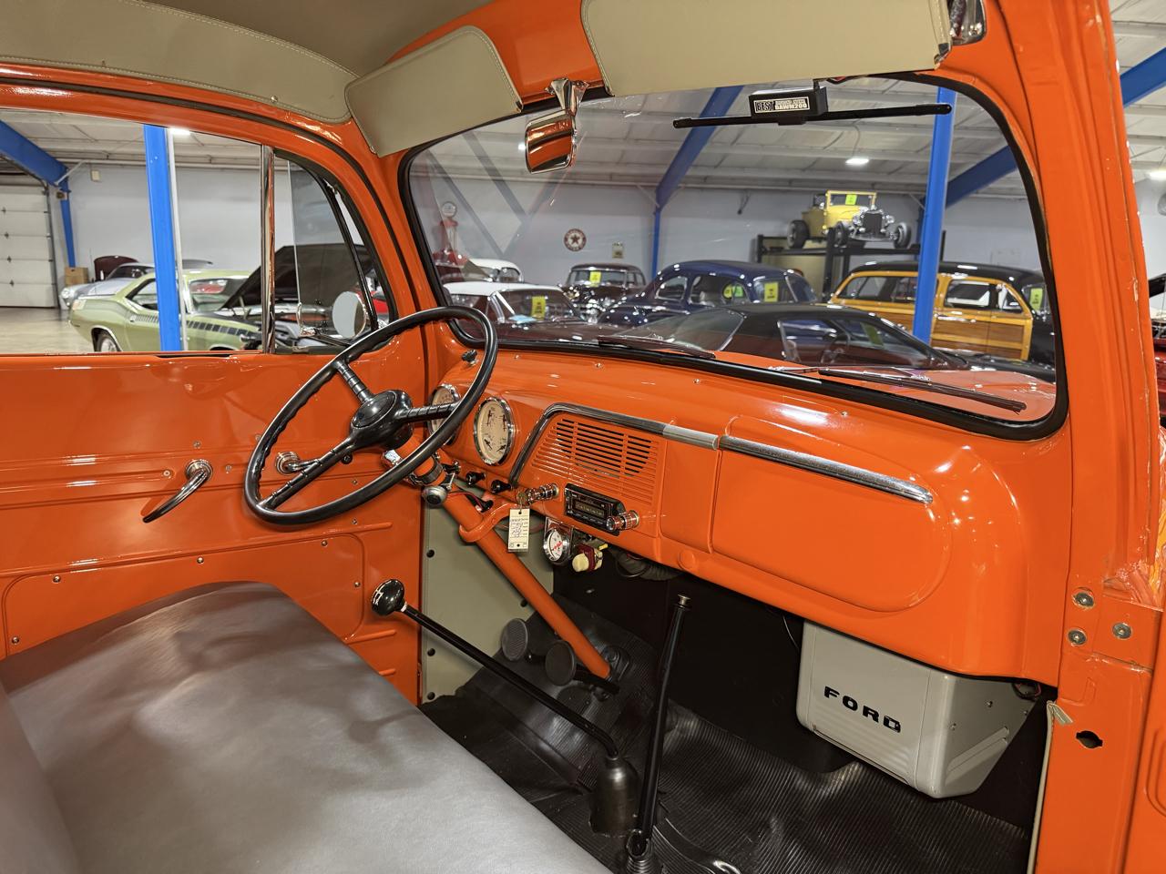 Ford 3/4 Ton Trucks  1952
