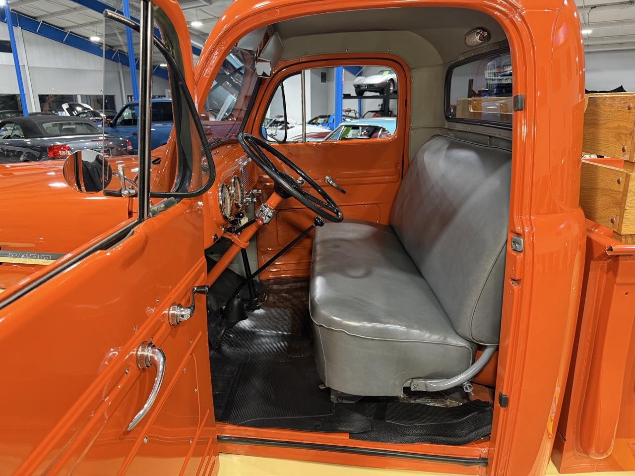 Ford 3/4 Ton Trucks  1952