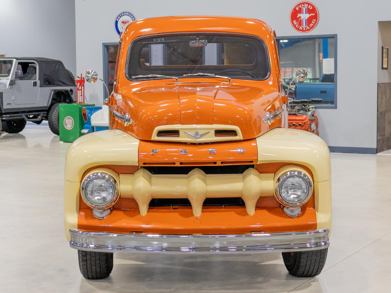 Ford 3/4 Ton Trucks  1952