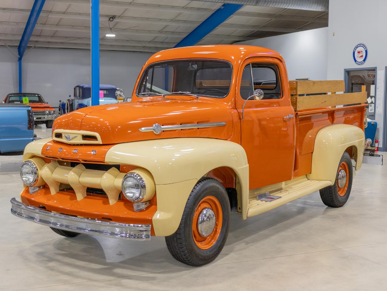 Ford 3/4 Ton Trucks  1952