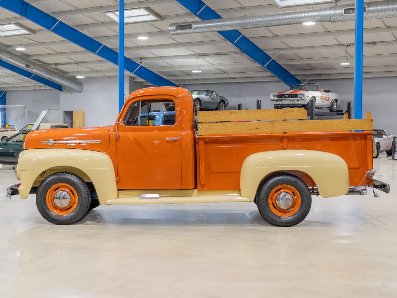 Ford 3/4 Ton Trucks  1952