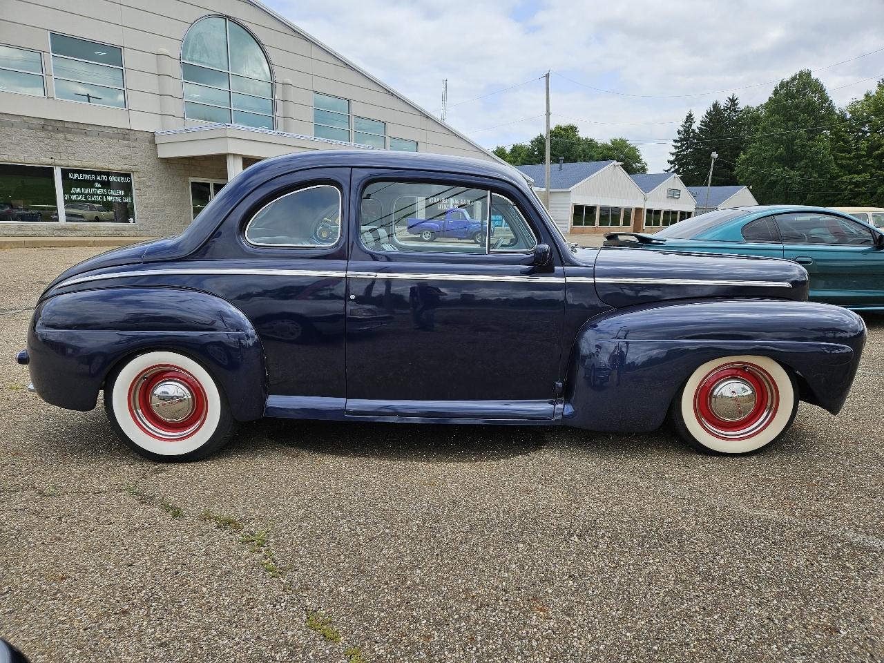 Ford 2 Door  1947