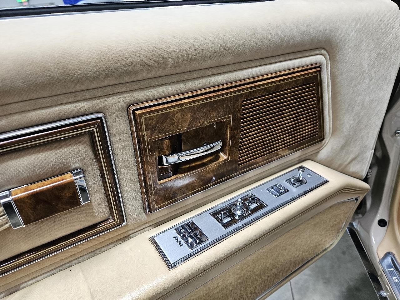 Buick Riviera  1985