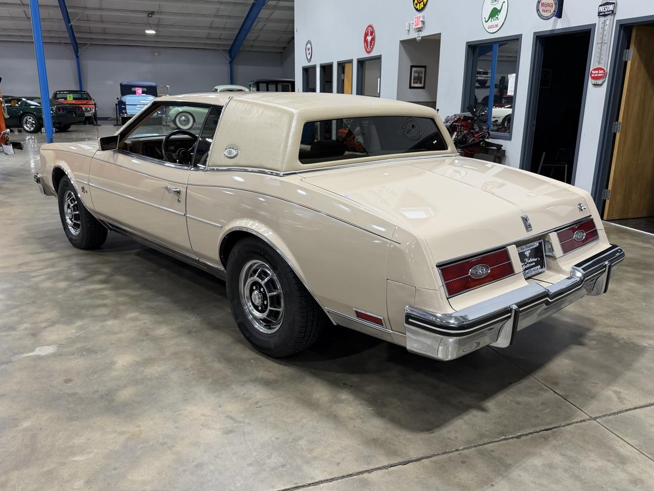 Buick Riviera  1985