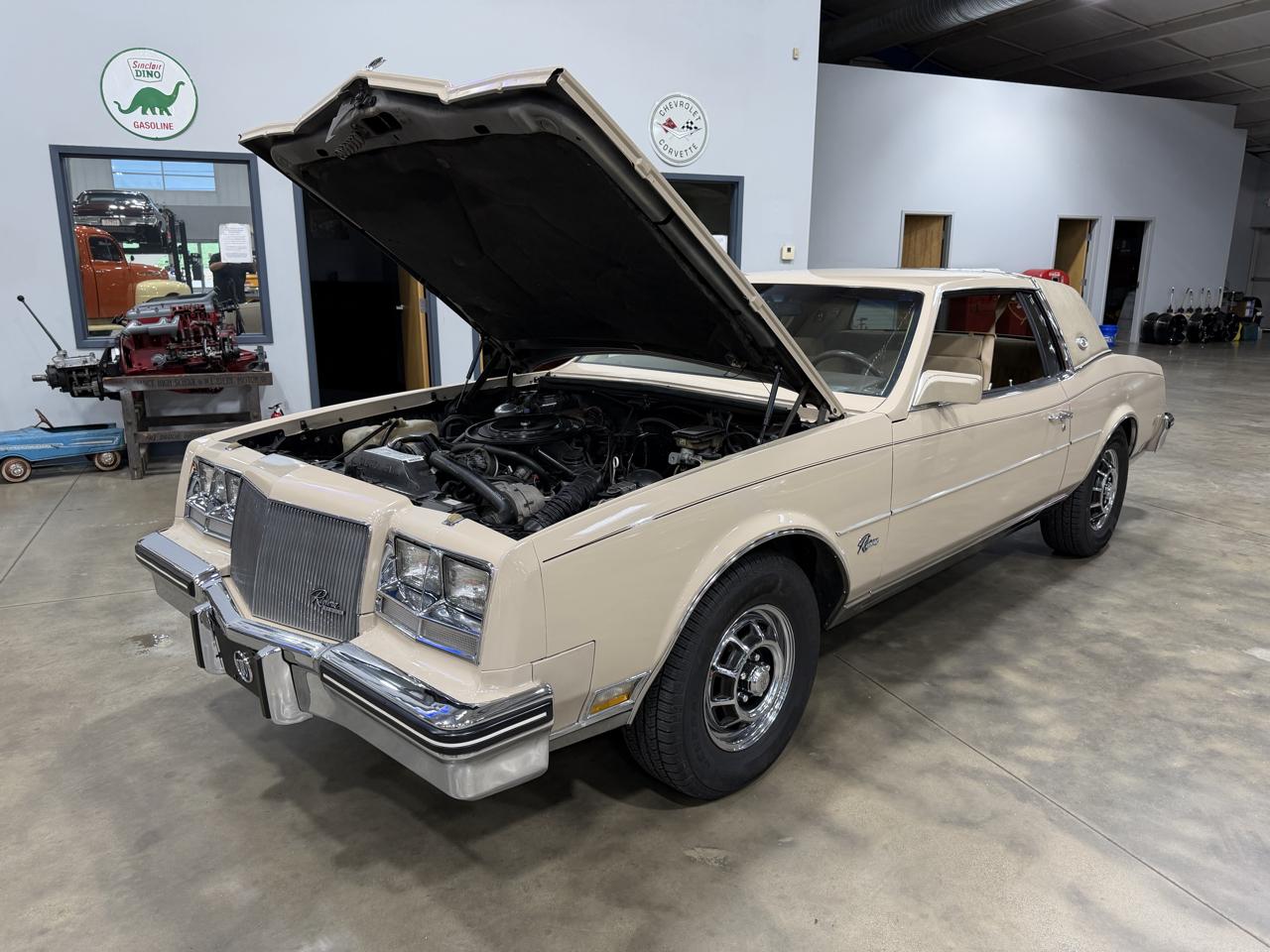 Buick Riviera  1985