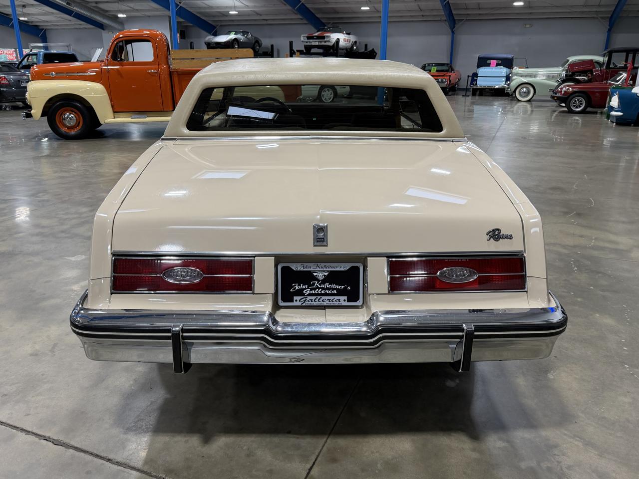 Buick Riviera  1985