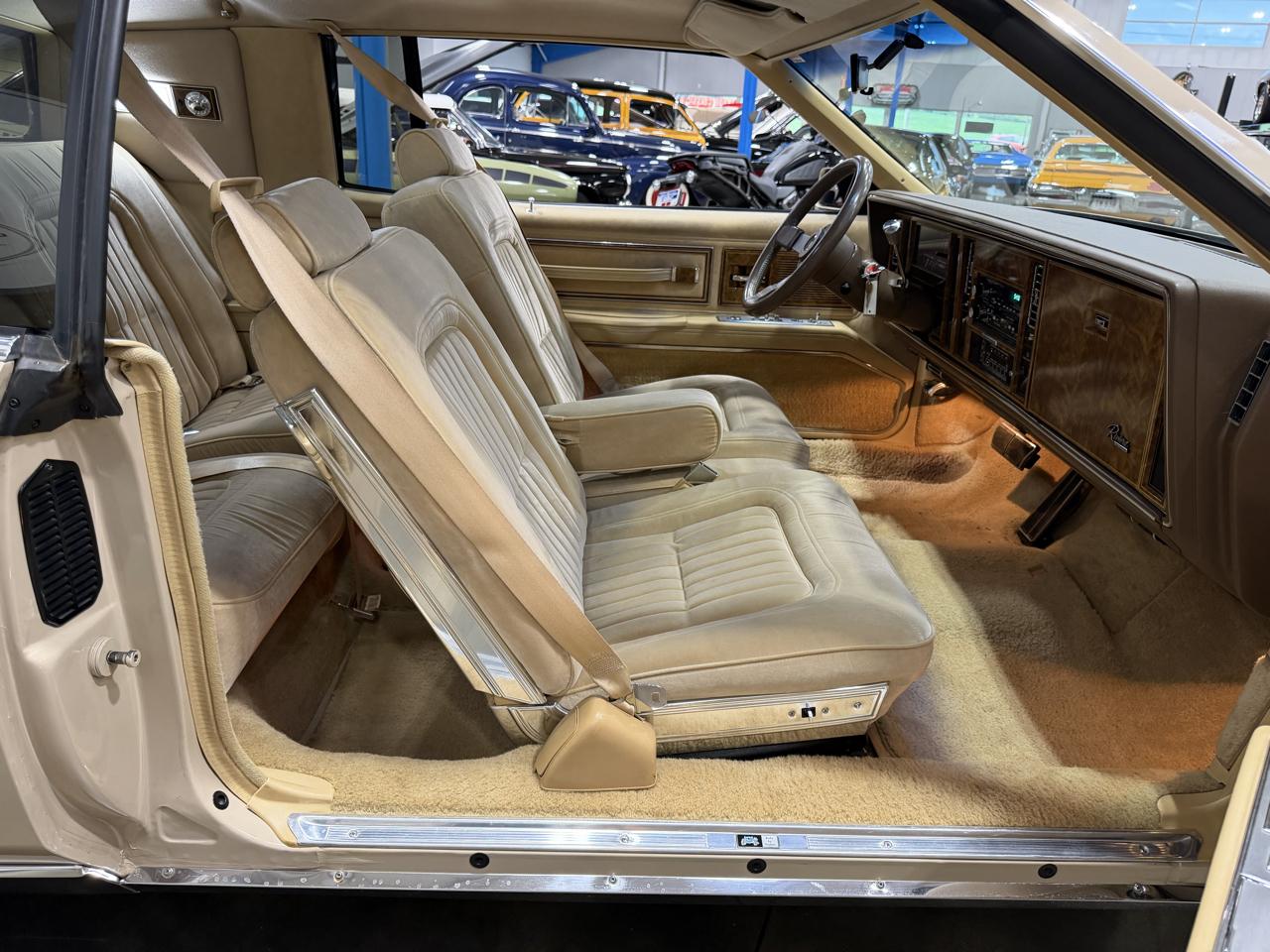 Buick Riviera  1985
