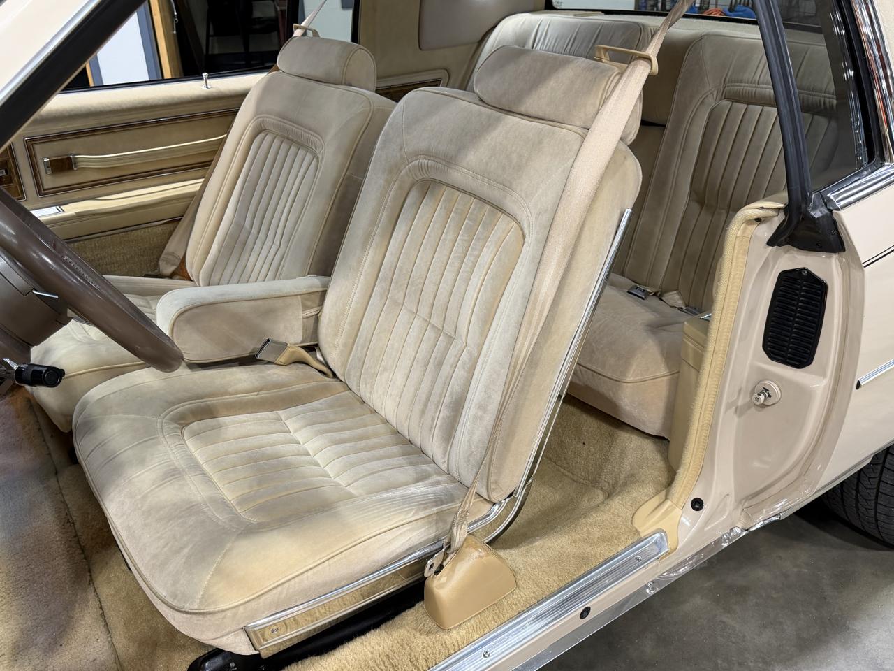 Buick Riviera  1985