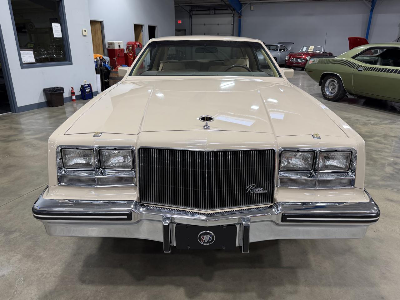 Buick Riviera  1985