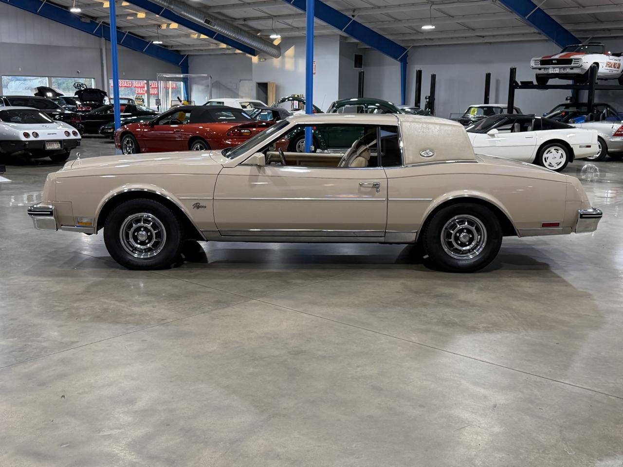 Buick Riviera  1985