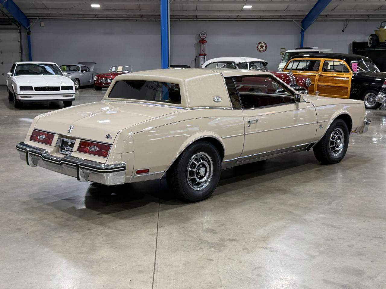 Buick Riviera  1985