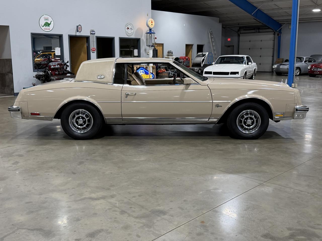 Buick Riviera  1985