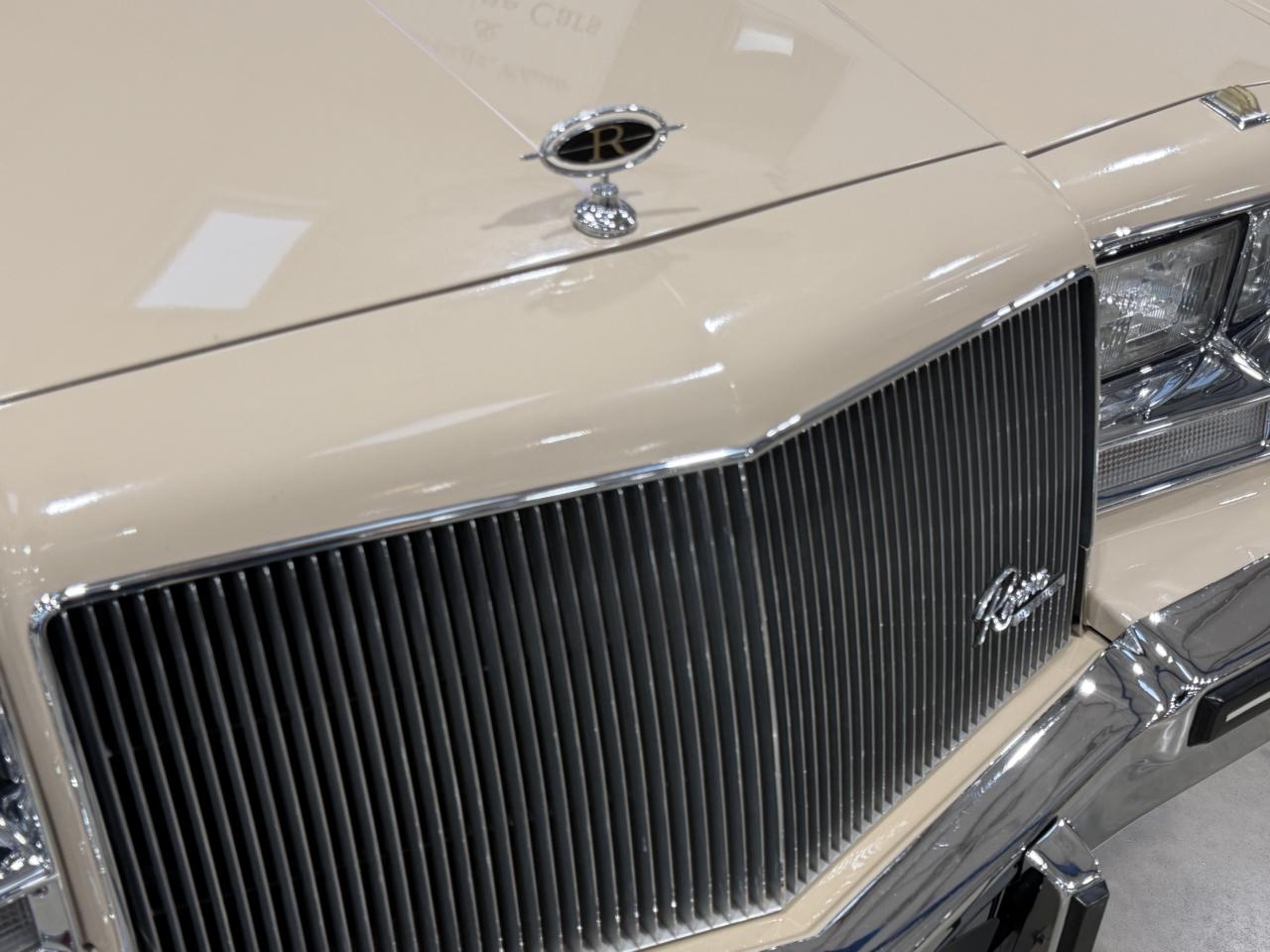 Buick Riviera  1985