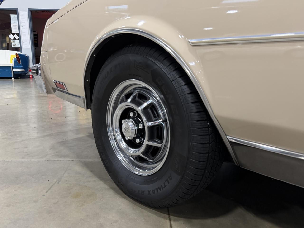 Buick Riviera  1985