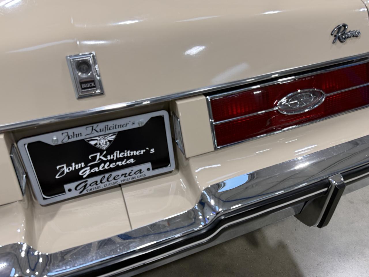 Buick Riviera  1985