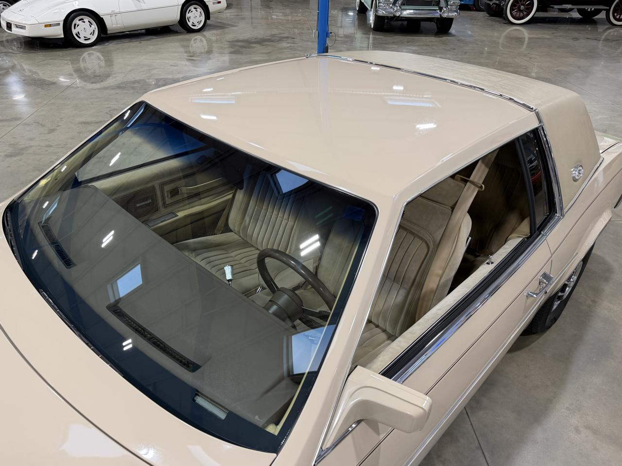 Buick Riviera  1985