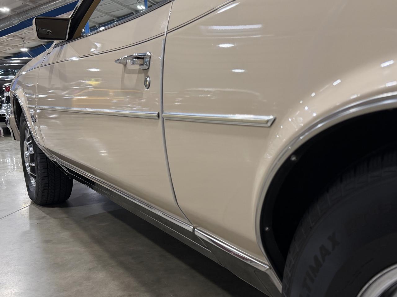 Buick Riviera  1985