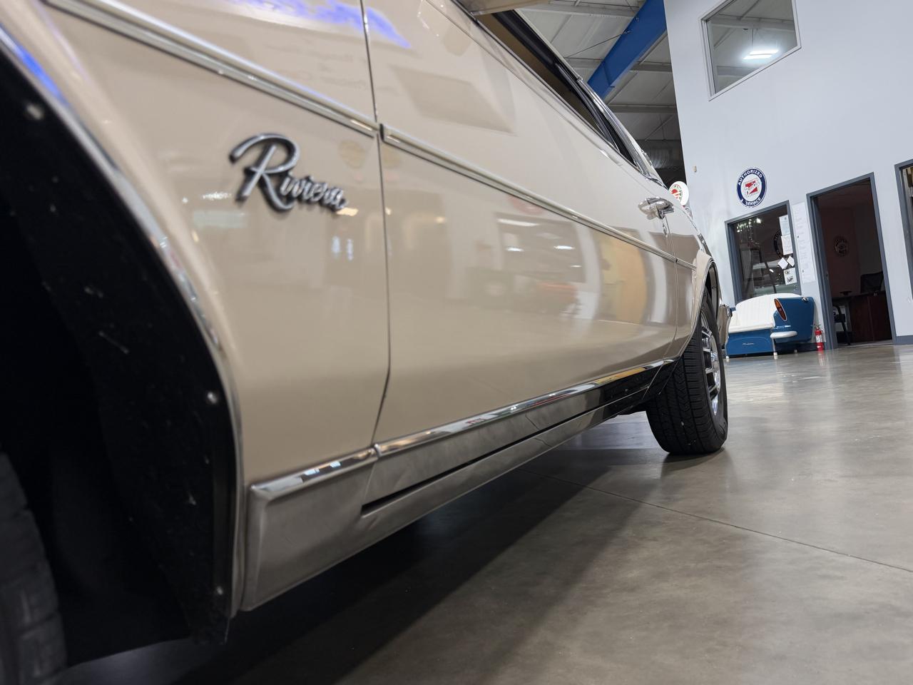 Buick Riviera  1985
