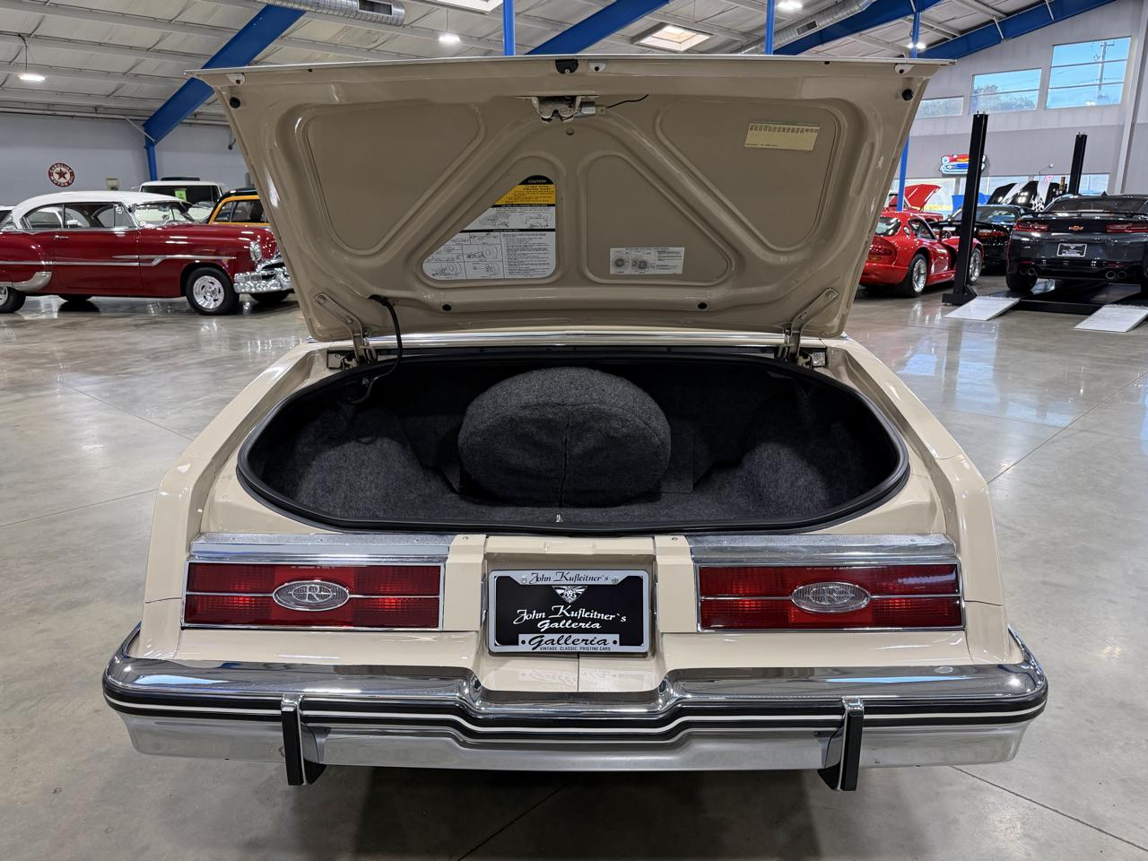 Buick Riviera  1985