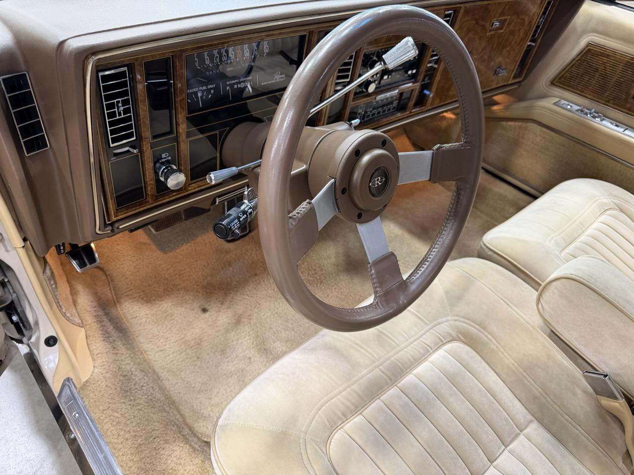 Buick Riviera  1985