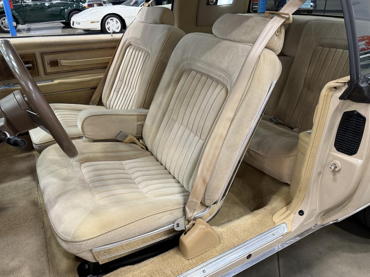 Buick Riviera  1985