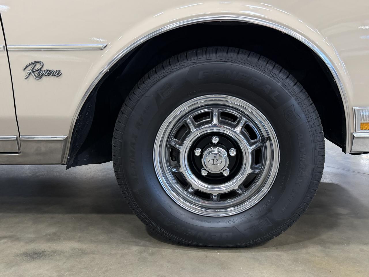Buick Riviera  1985
