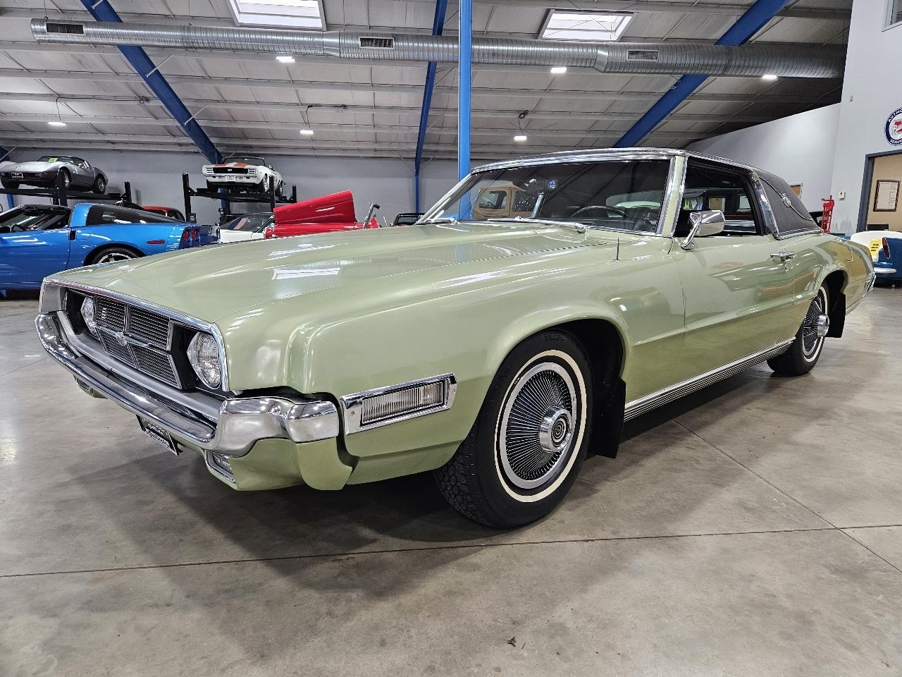 1969 Ford Thunderbird 