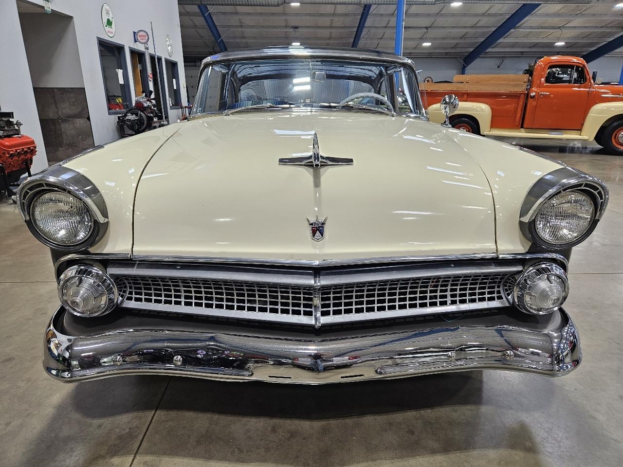 Ford Fairlane  1955