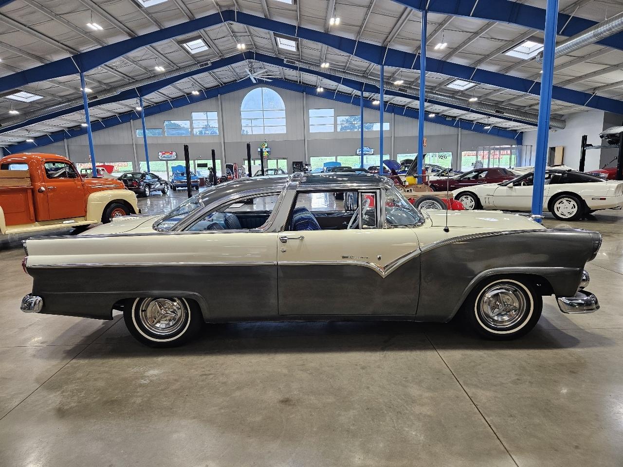 Ford Fairlane  1955