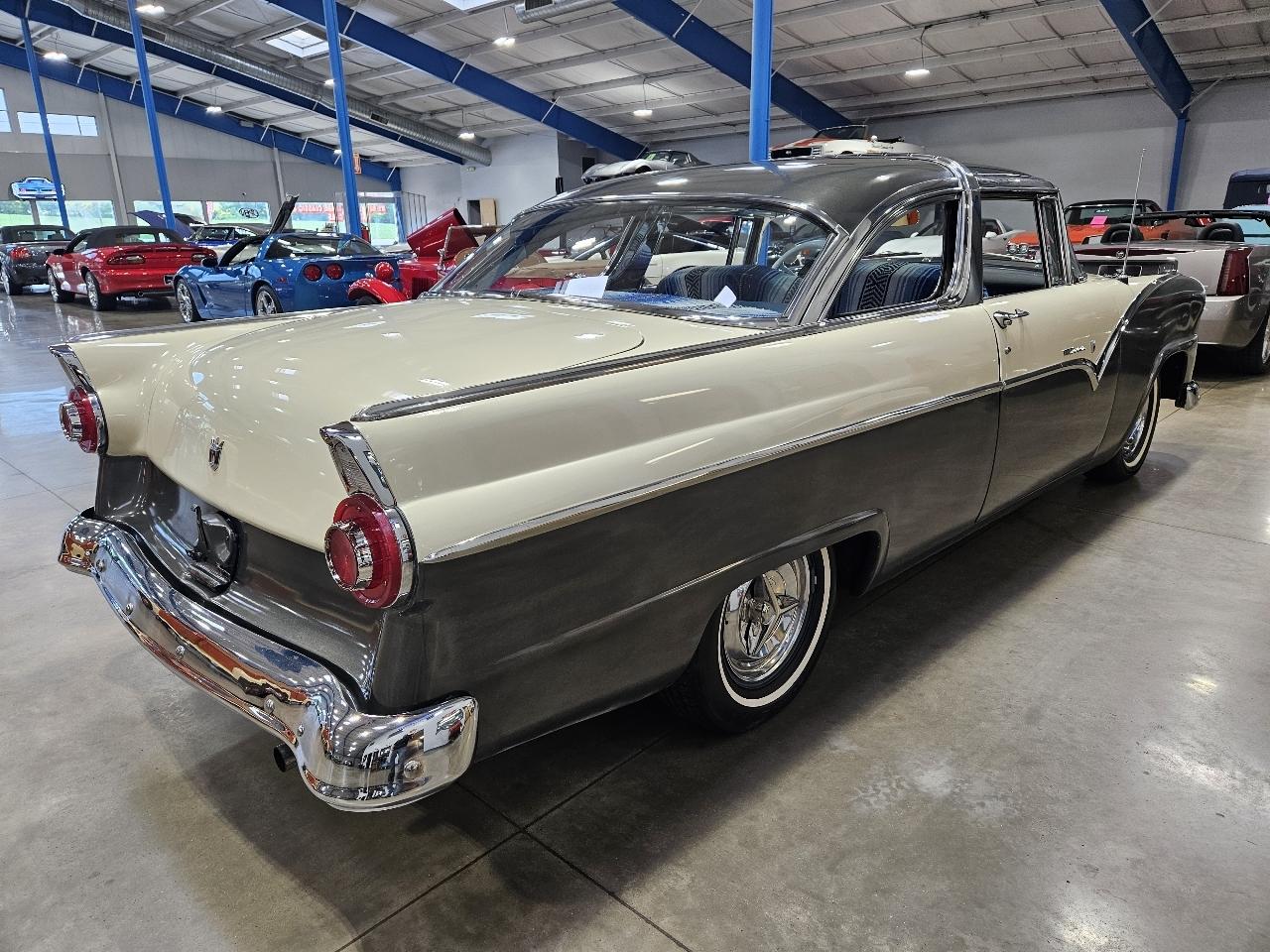 Ford Fairlane  1955