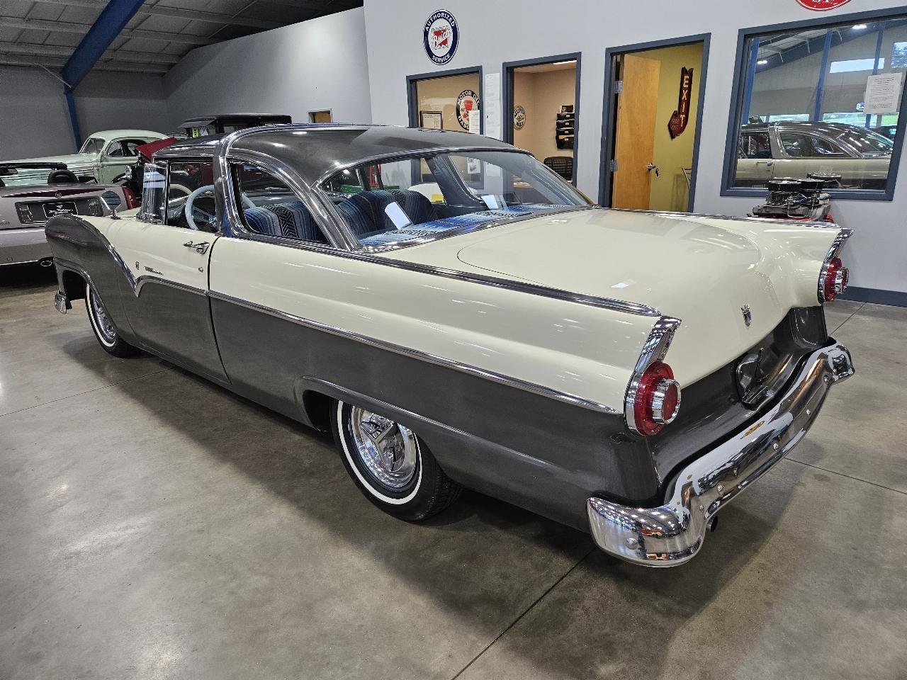 Ford Fairlane  1955