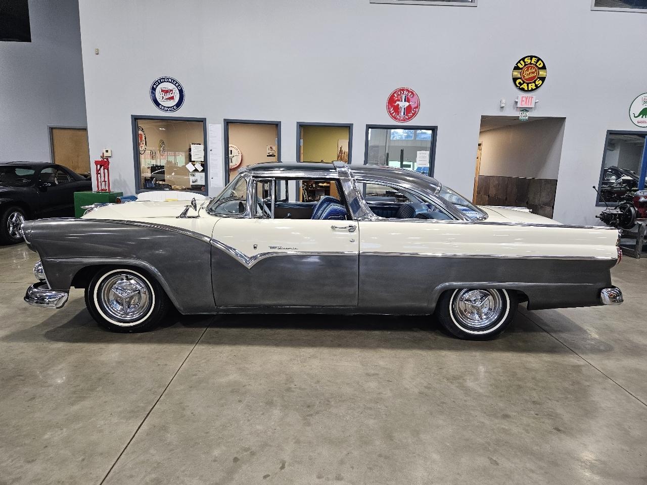 Ford Fairlane  1955