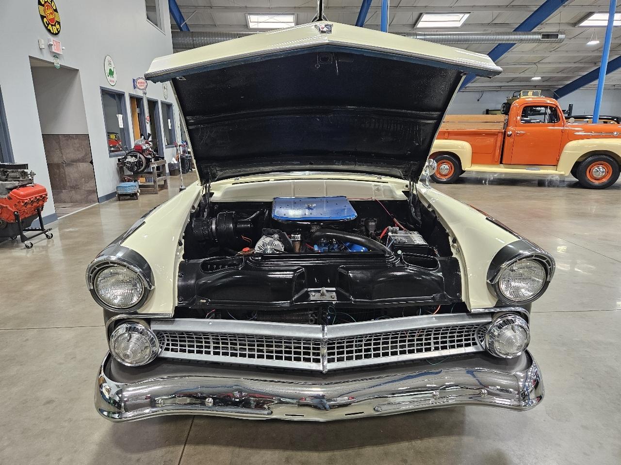Ford Fairlane  1955